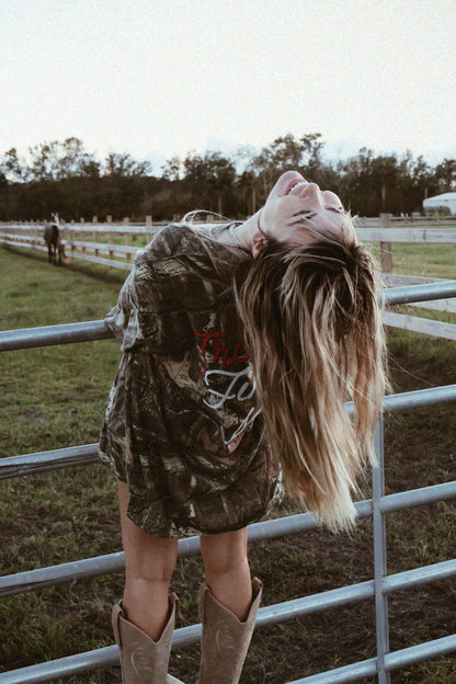 Vintage Mossy Oak Trouble Long Sleeved Tee